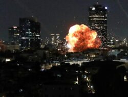 Iran Luncurkan Serangan Balasan ke Israel dan Pangkalan AS Usai Kematian Ayatollah Ali Khamenei