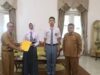 Sekda Sukabumi Lepas Dua Siswa Terbaik Ikuti Seleksi Paskibraka Jawa Barat 2026