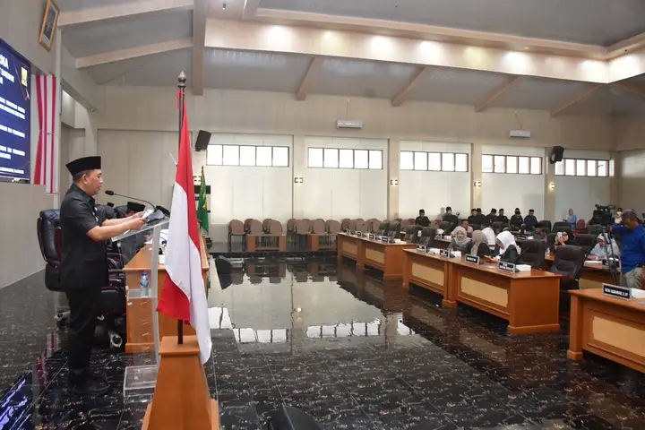 Paripurna DPRD Sukabumi, Wabup Sampaikan Nota Pengantar Raperda Pertanggungjawaban APBD 2025