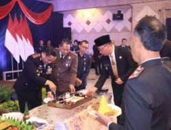Forkopimda Gresik Gelar Upacara dan Tasyakuran Hari Bhayangkara ke-80